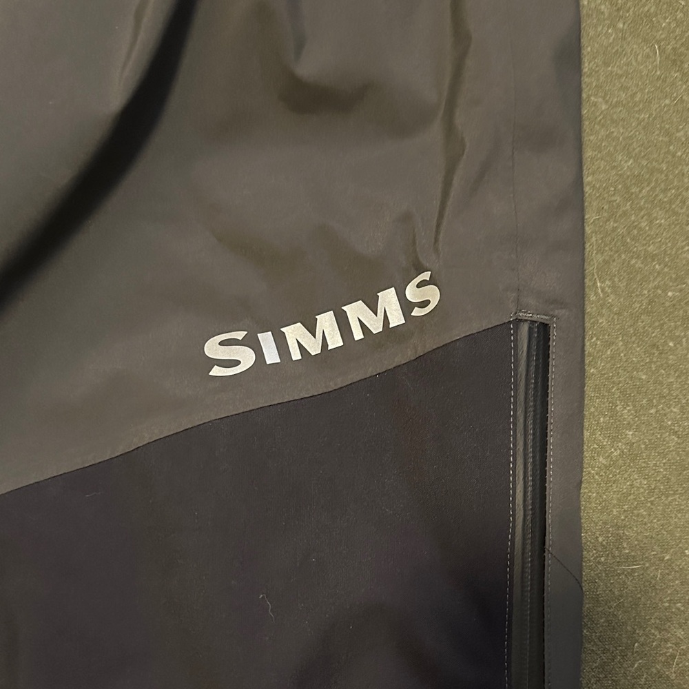 Simms Guide Bibs: Gore-Tex Insulated Bibs - Picture 2 of 6